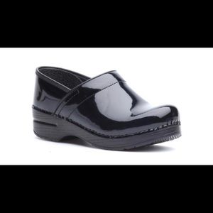 Black Patent Leather Danskos